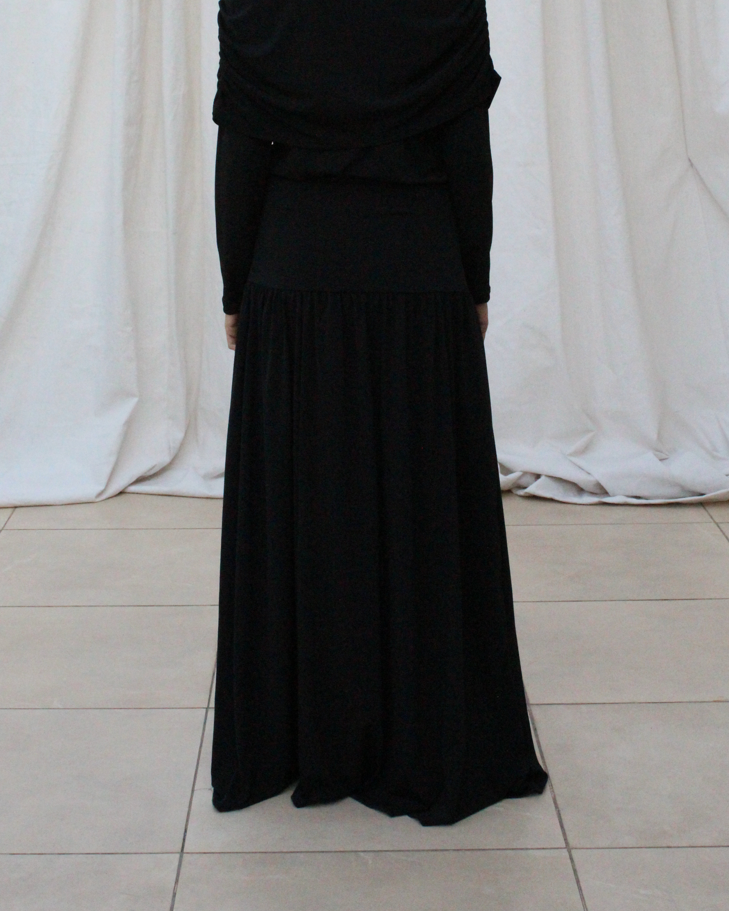 Wave skirt in black