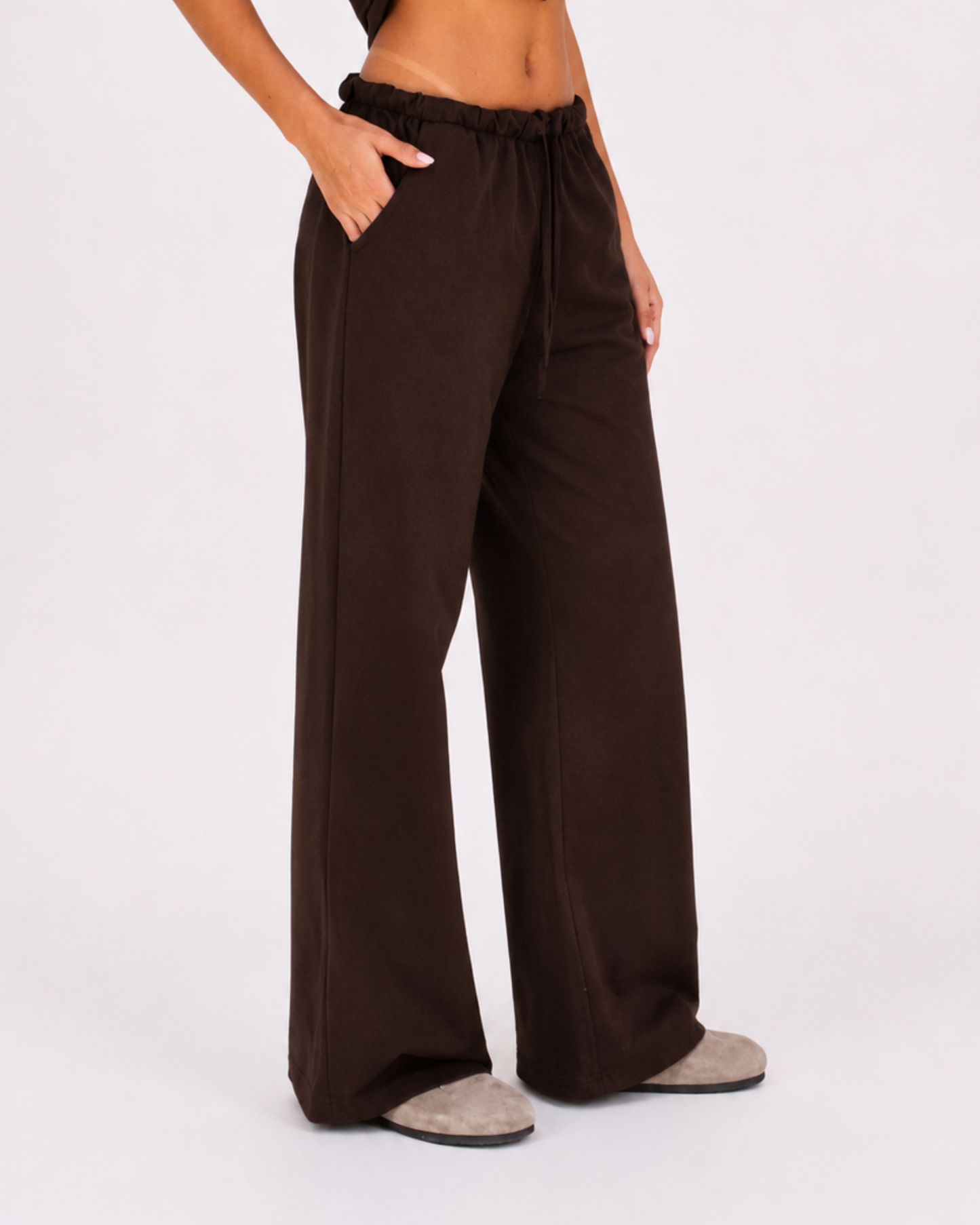 Relaxed pants in brown