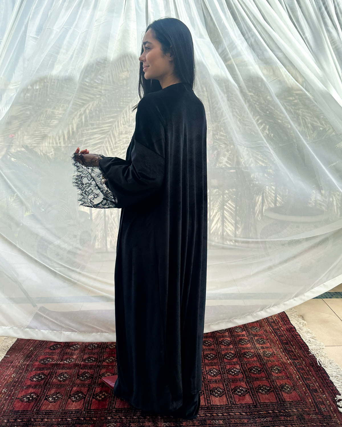 Lace kimono in black