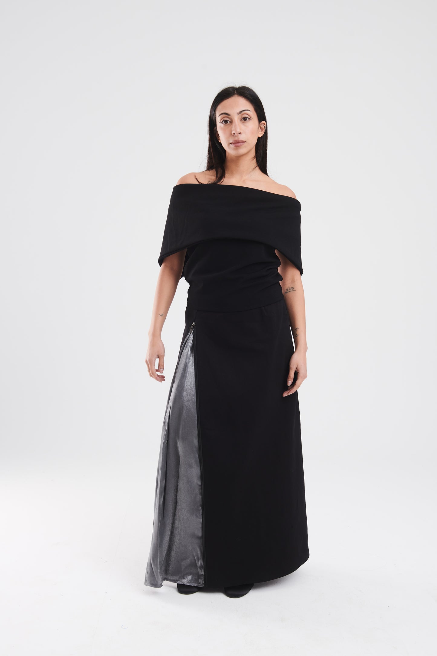 Off shoulder top in black