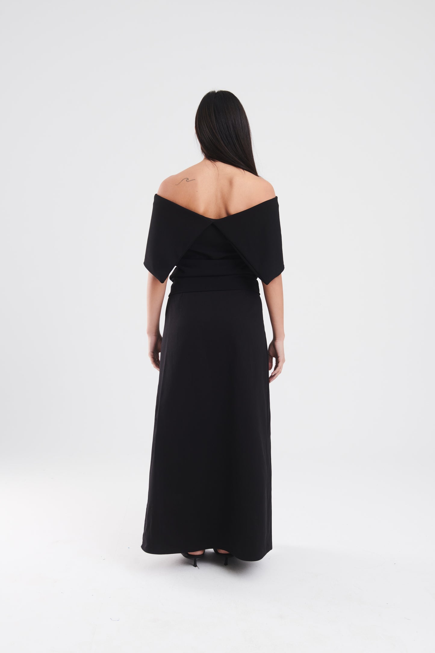 Off shoulder top in black