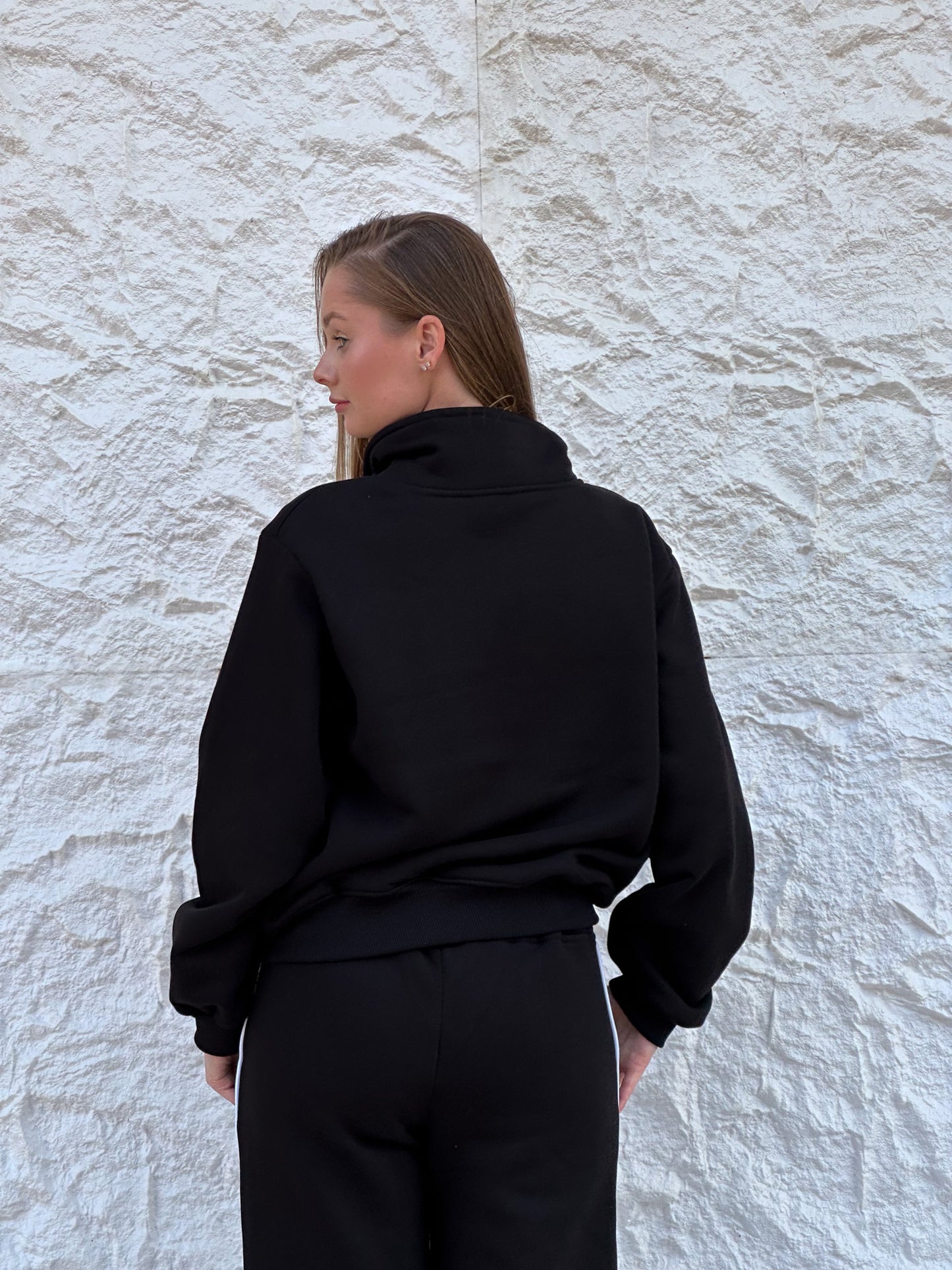 Run sweatshirt in black