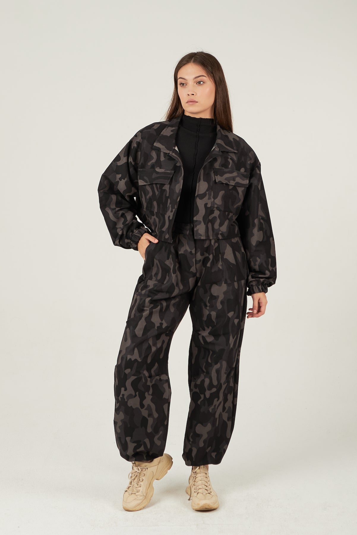 Soldier pants in black