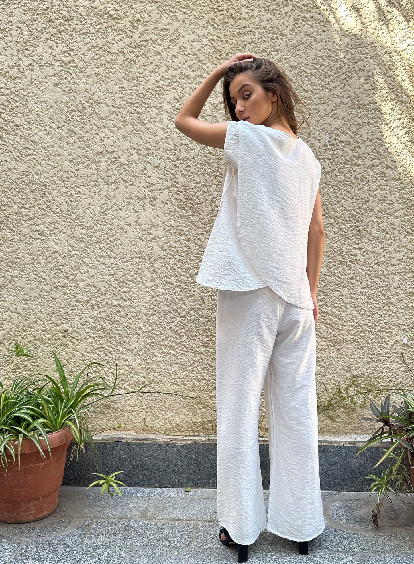 Wave top in white