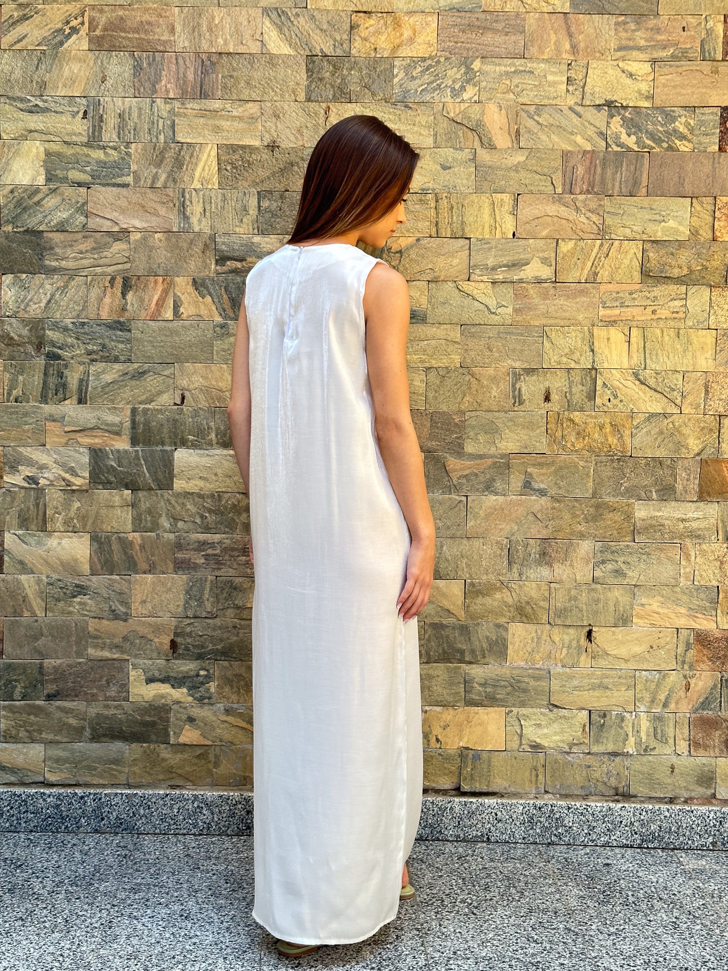 Basic shimmer dress in white