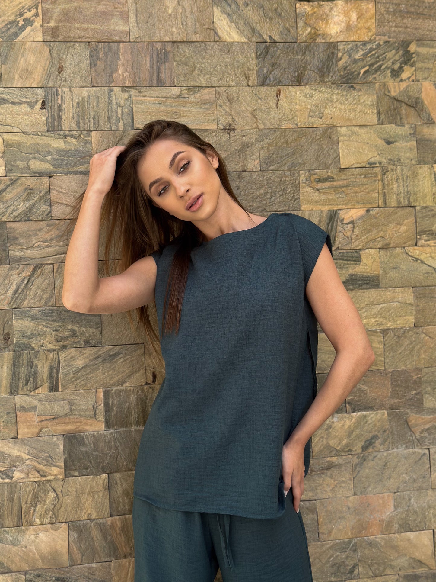 Wave top in dark blue