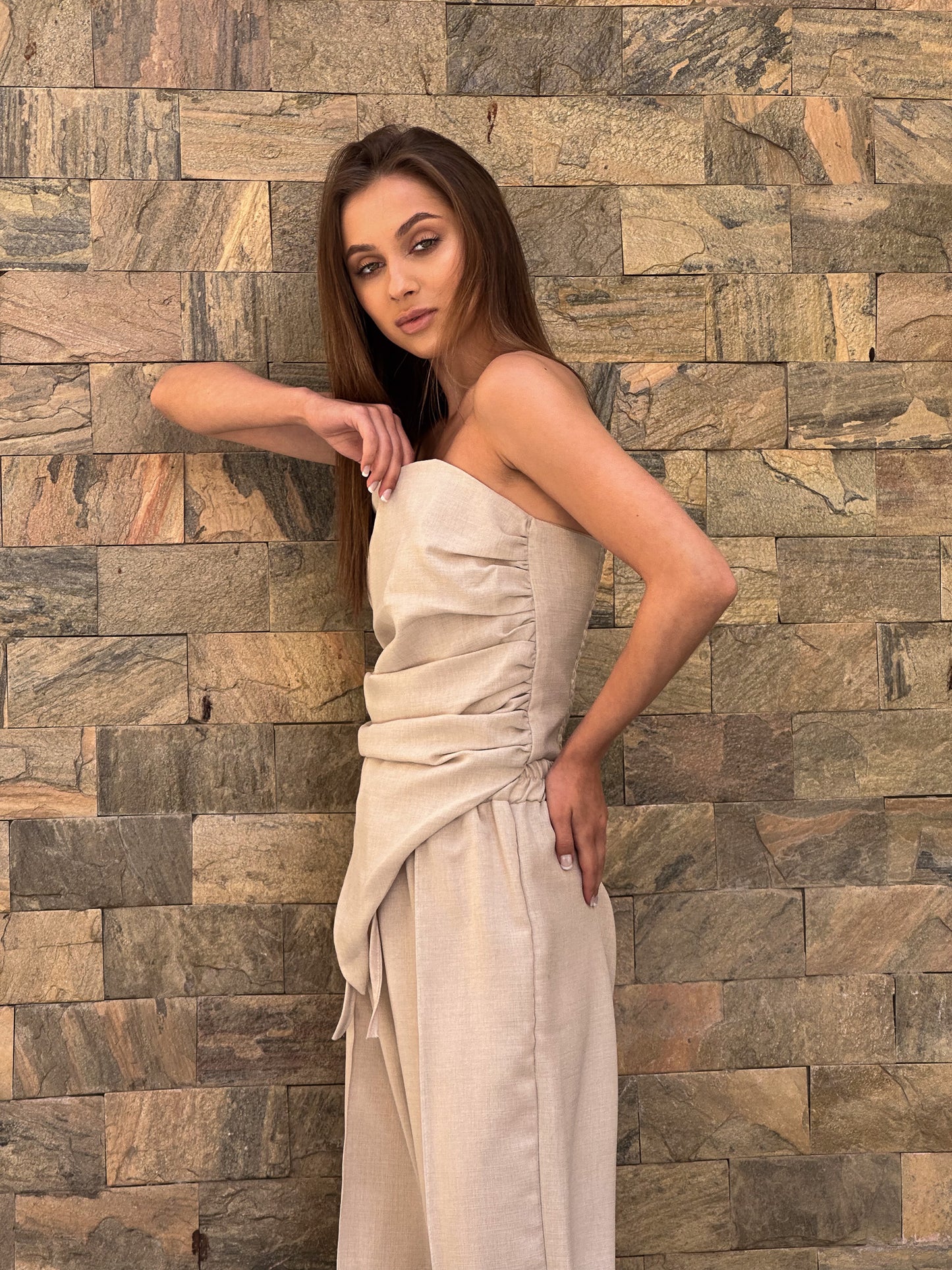 Pleated V top in beige