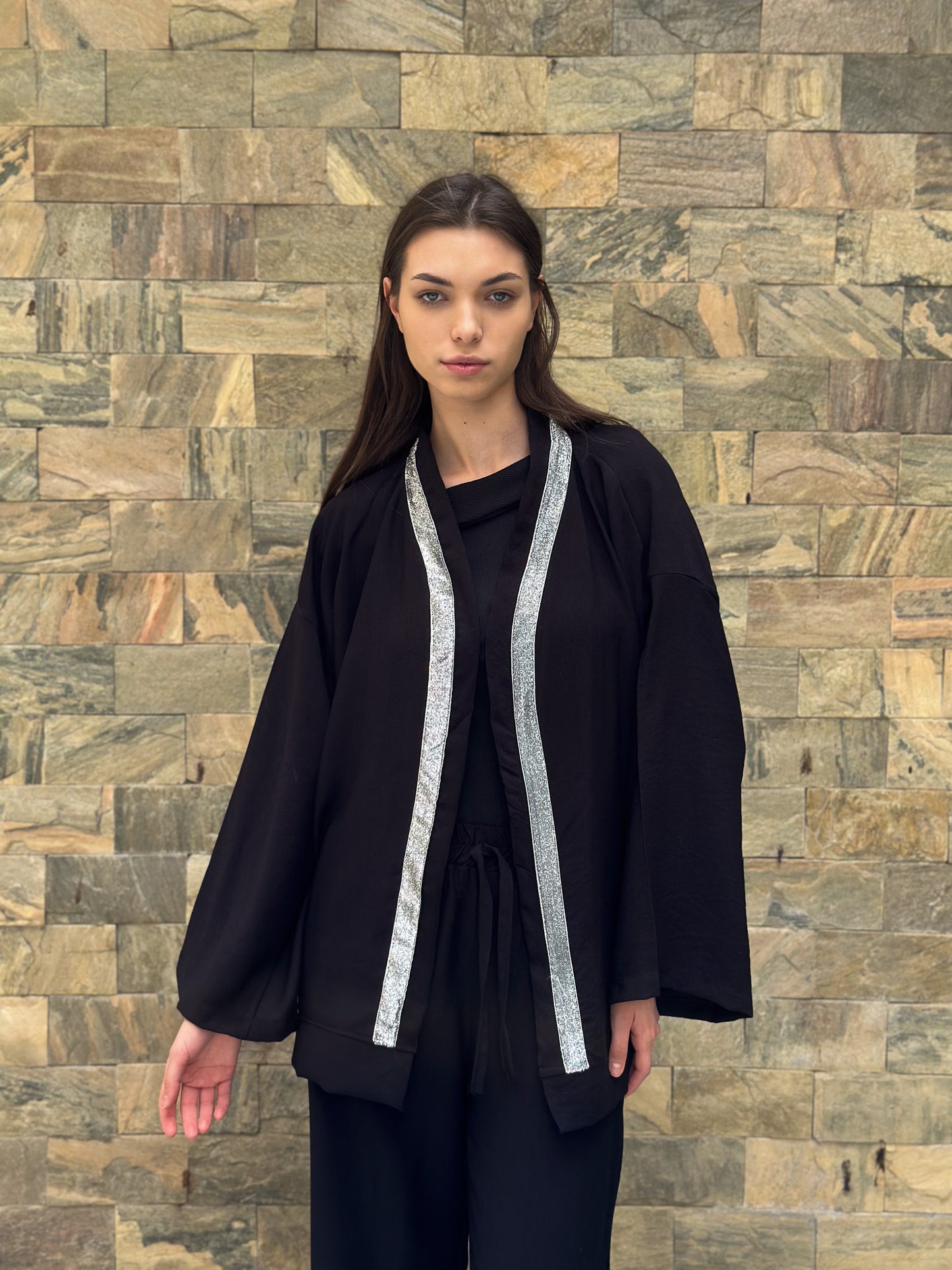 Spark set in black (Kimono + Pants)