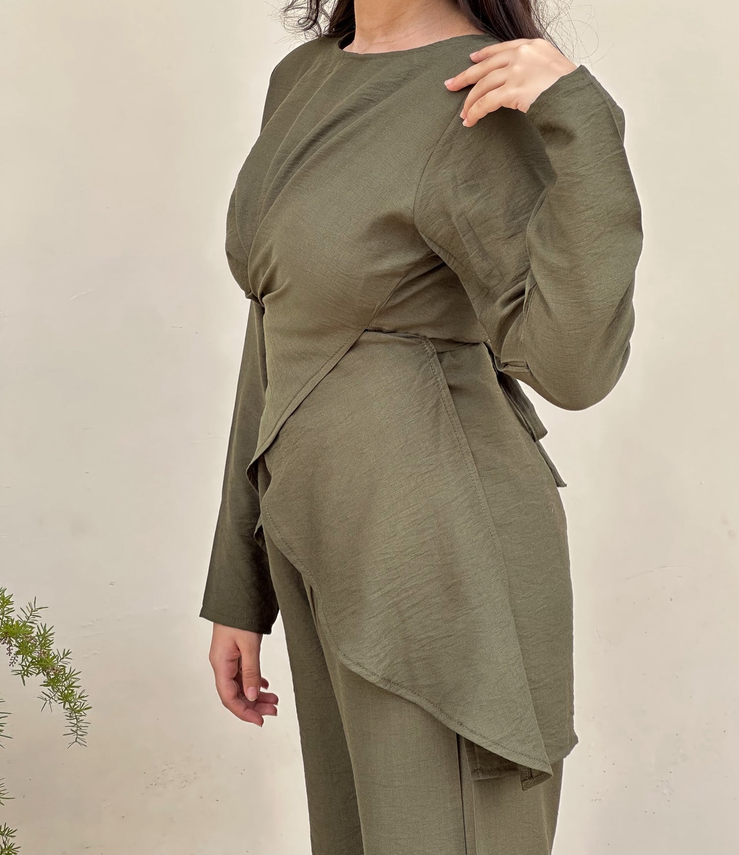 Mystery top in olive