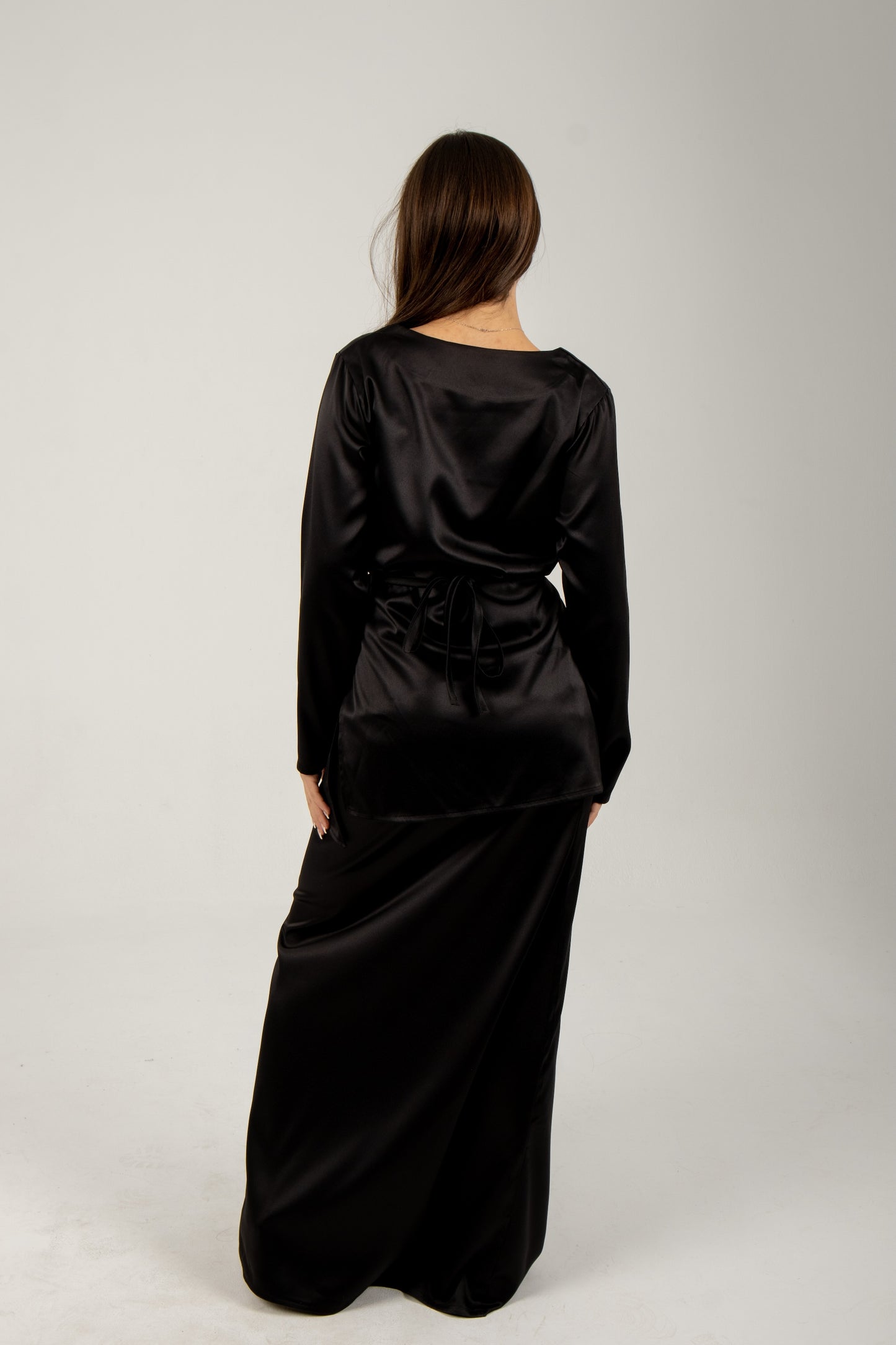 Mystery top in black satin