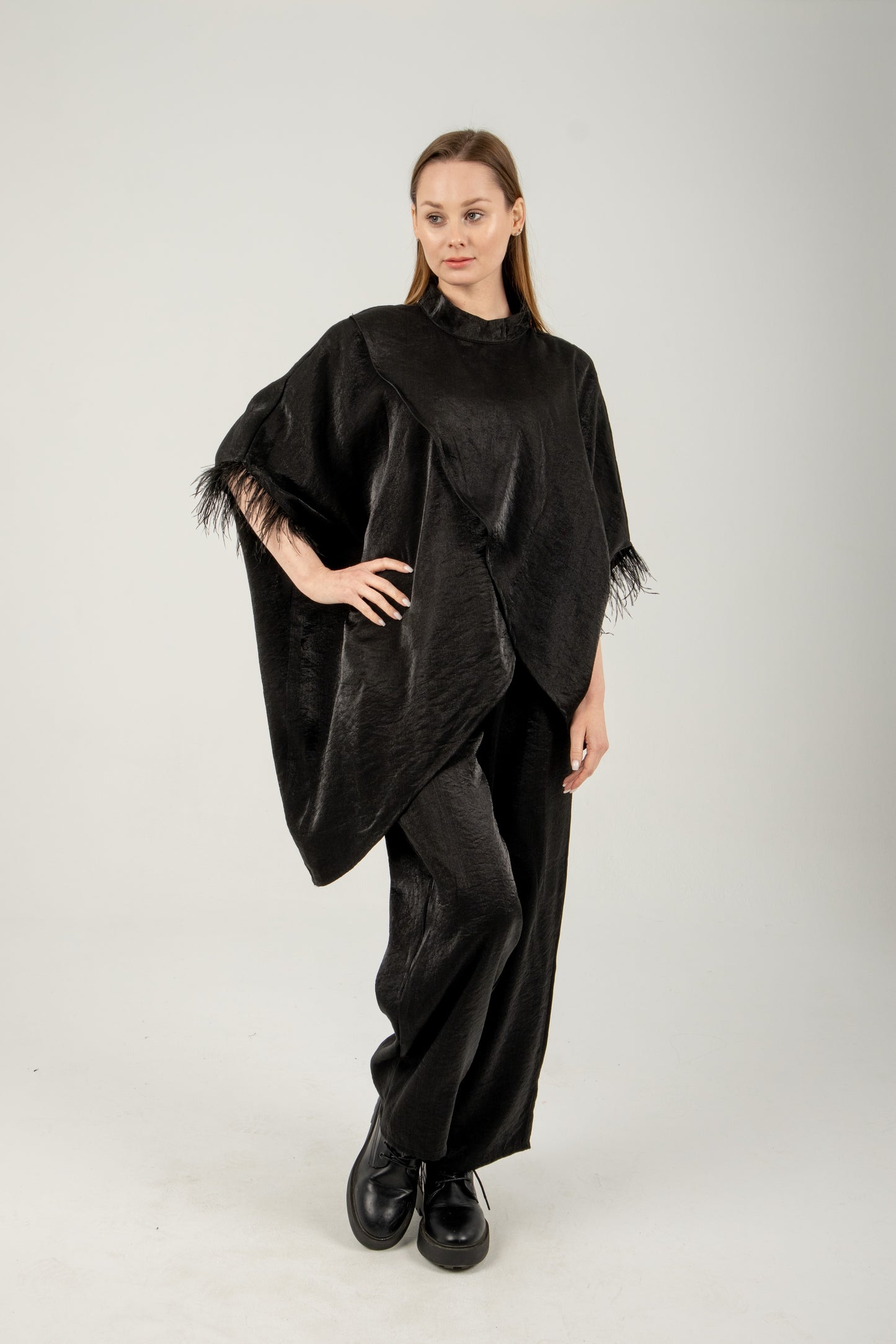 Plume blouse in black