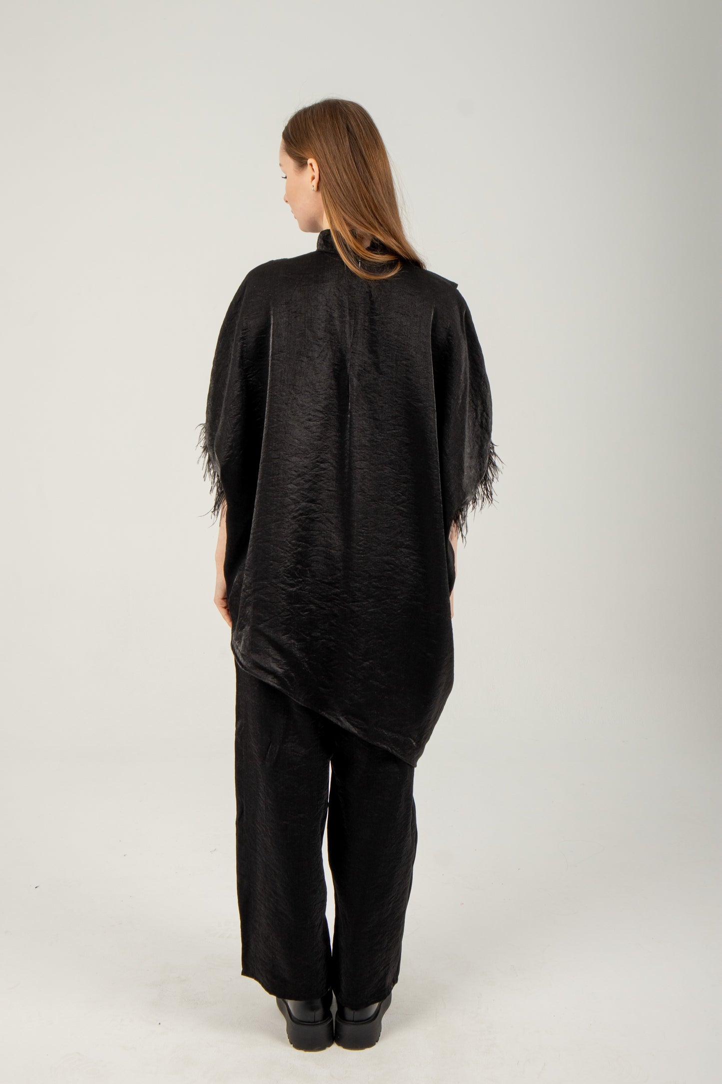 Plume blouse in black