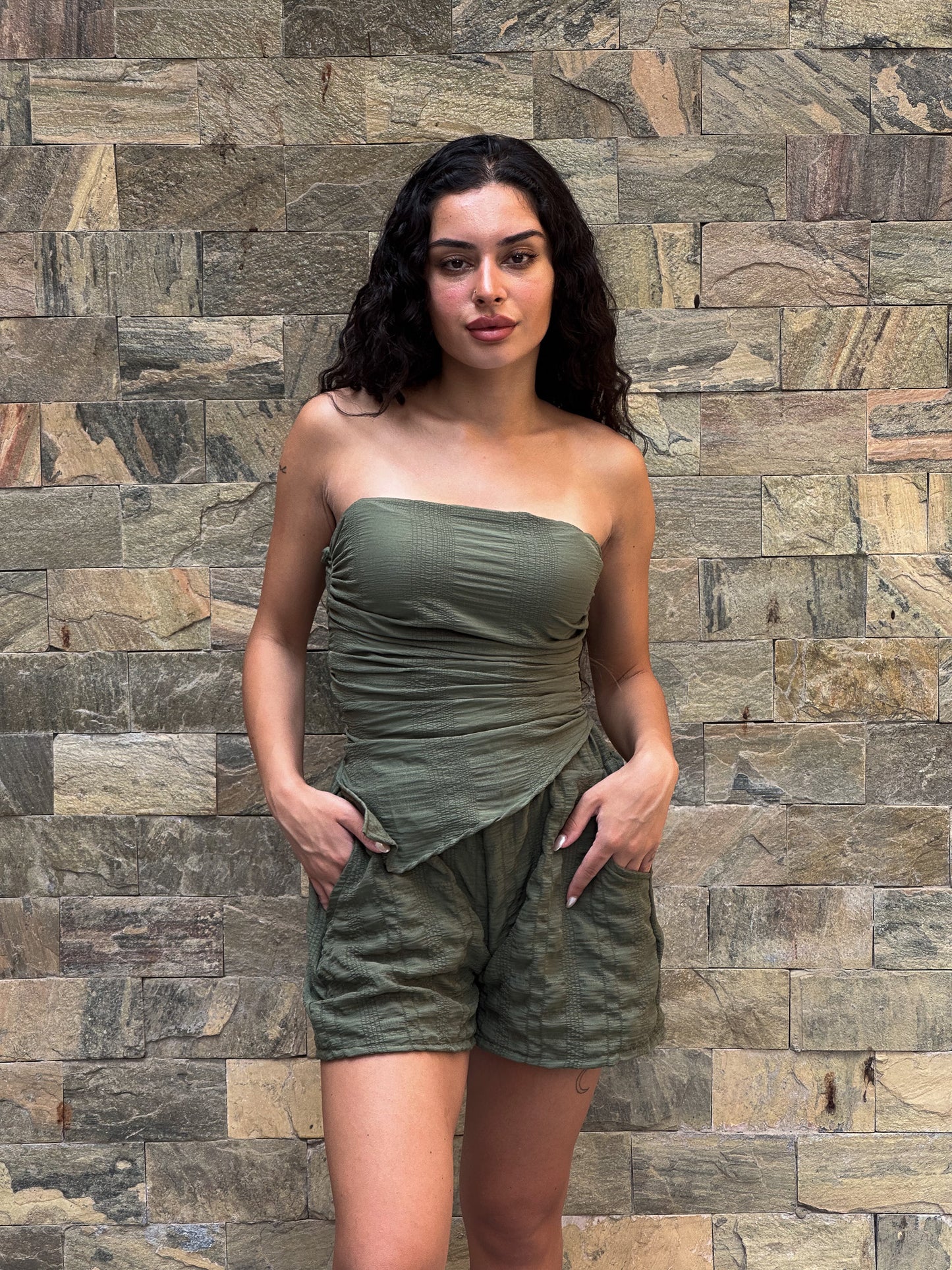 Candy set in olive (Top + Shorts)
