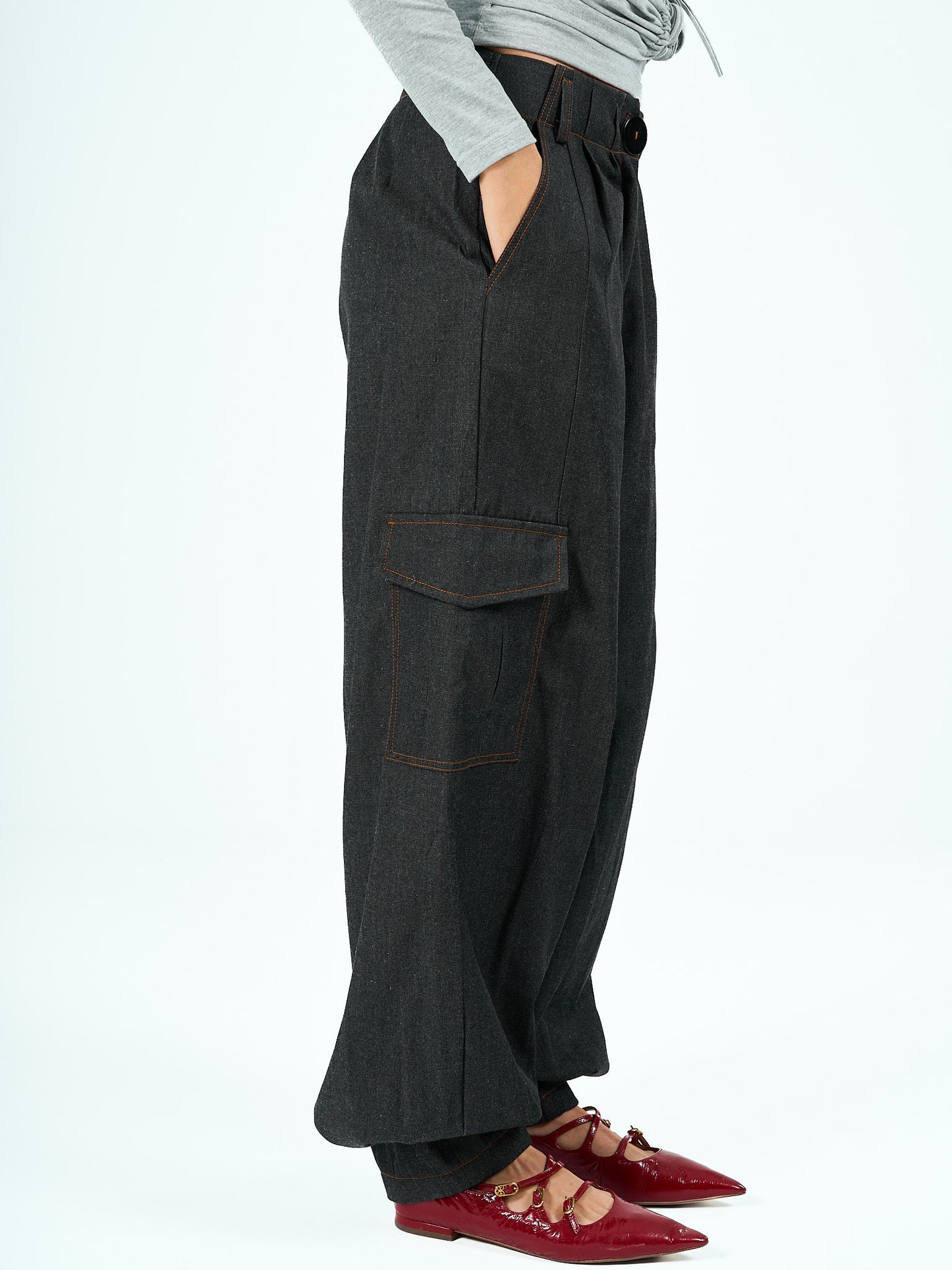 Parachute pants in black denim