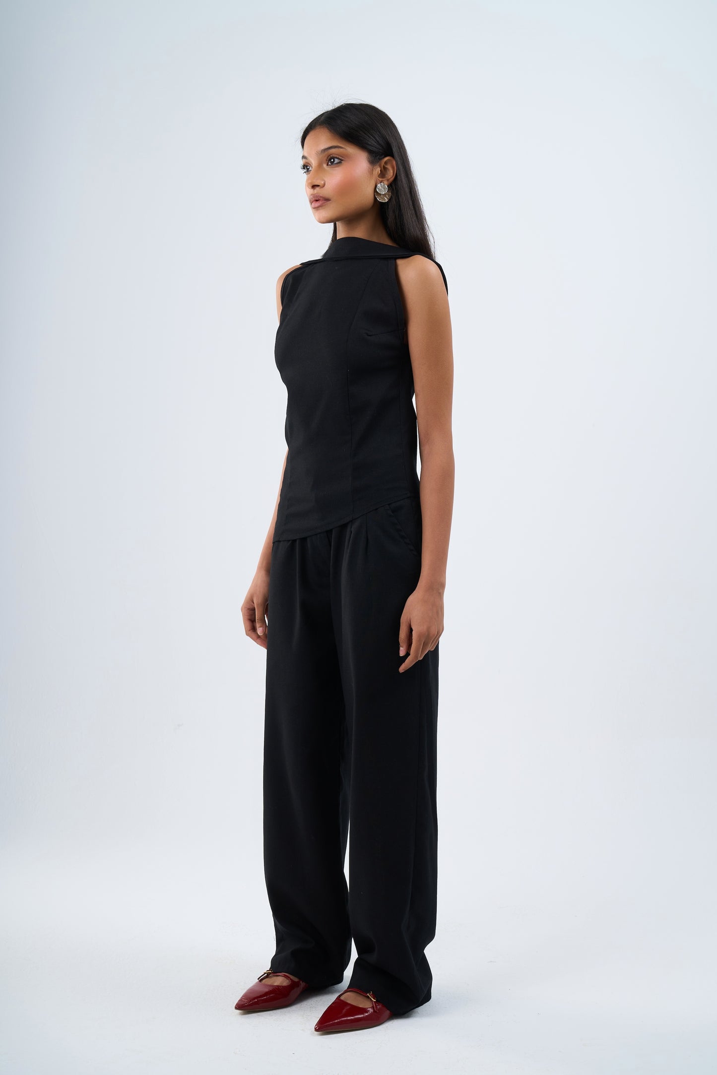 Linen tailored top in black
