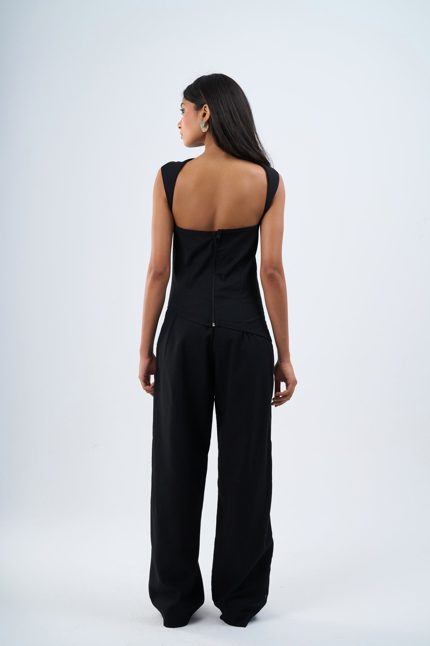 Linen tailored top in black