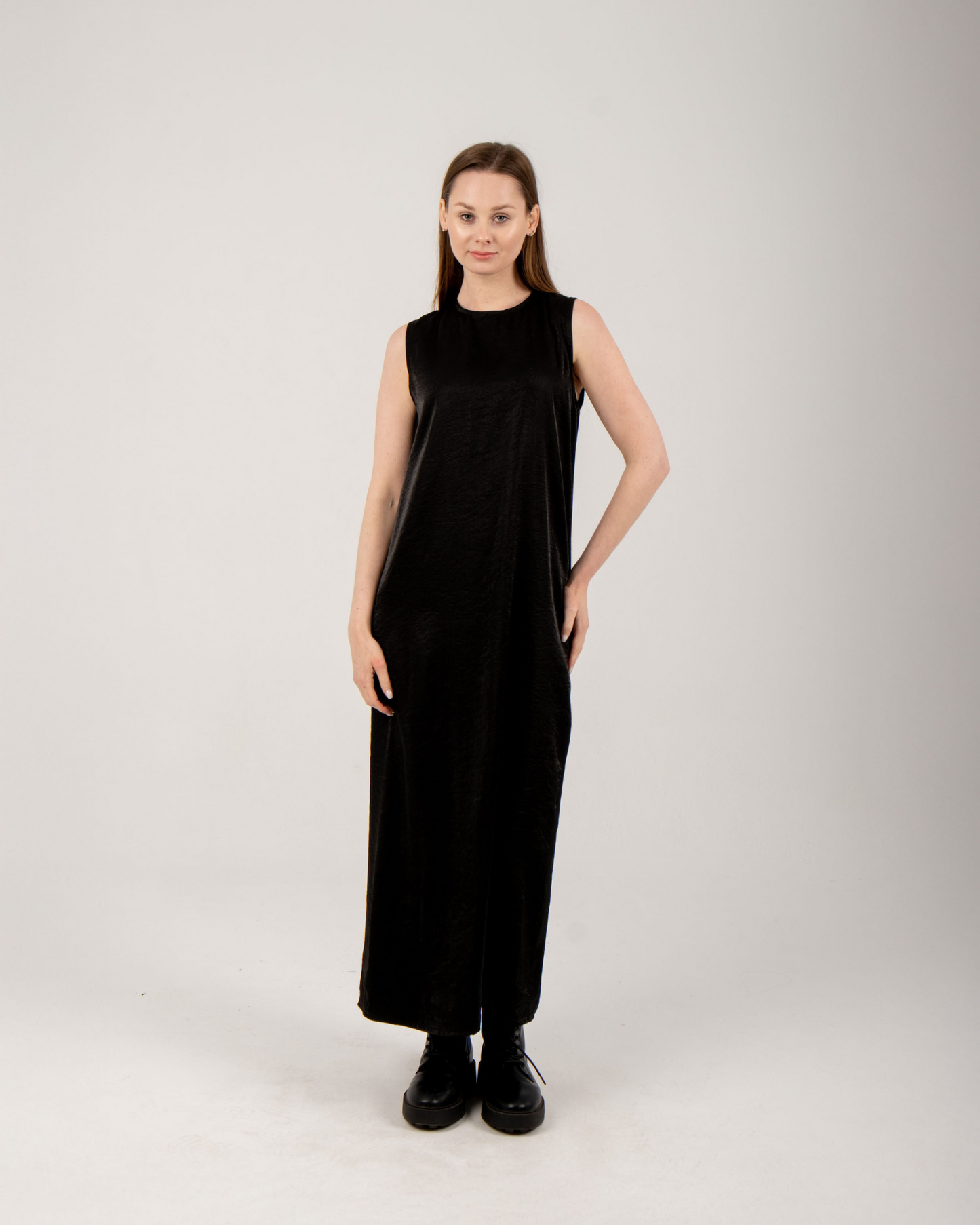 Basic shimmer dress in black