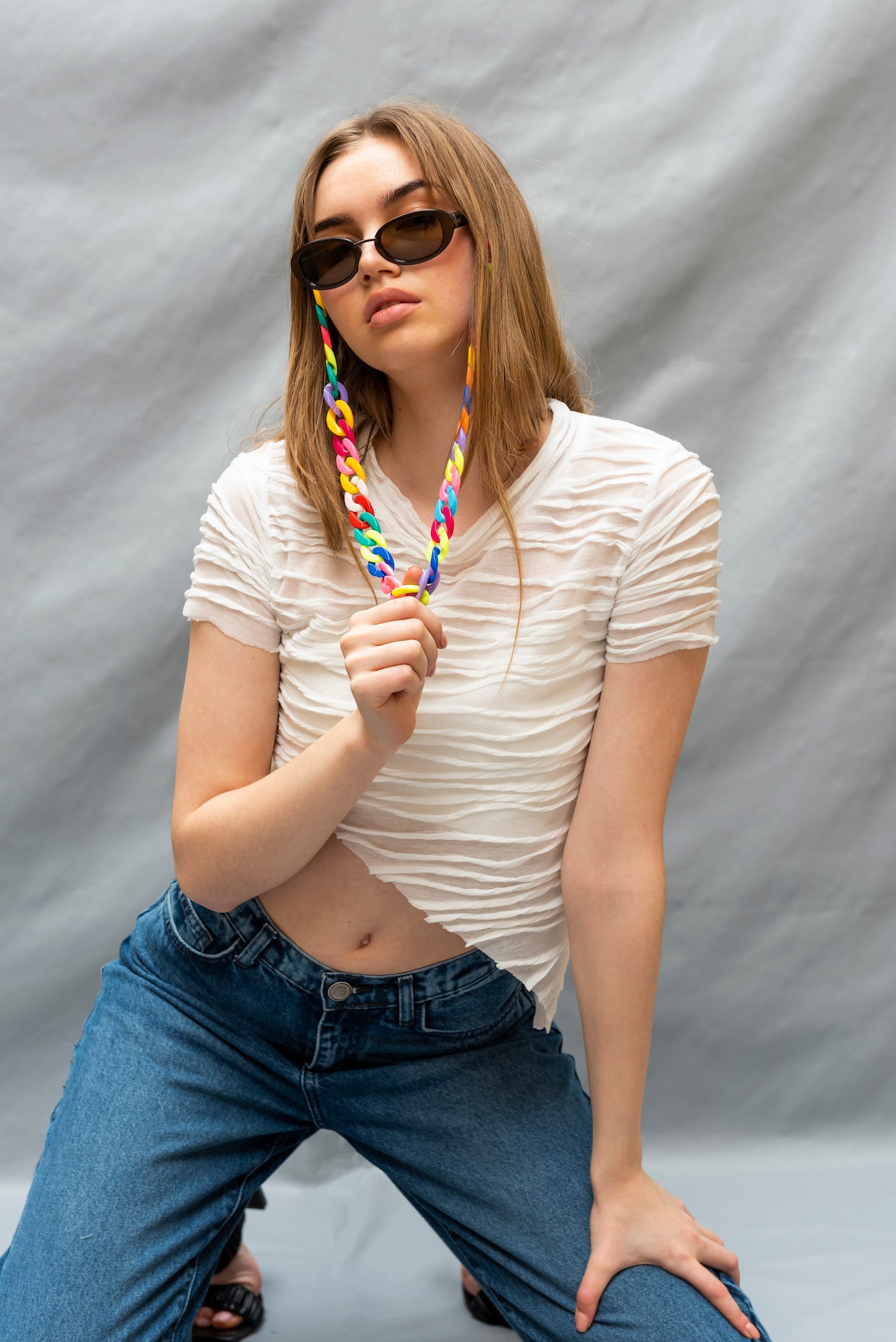 Multi-color sunglass chain
