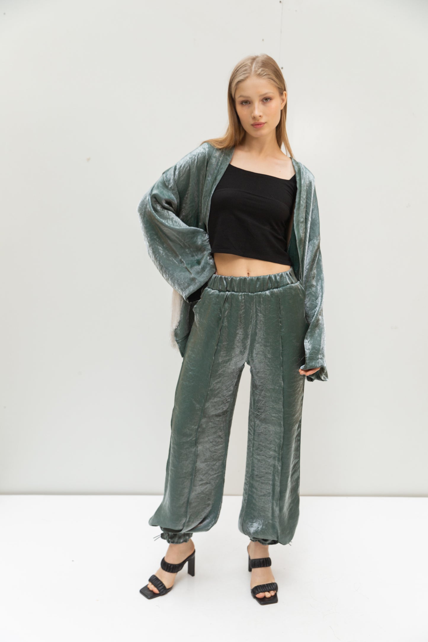 Shimmery pants in olive