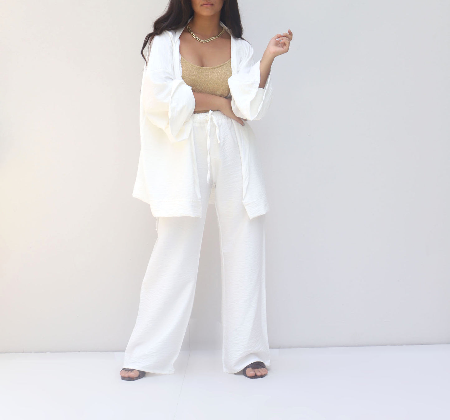 Around the world kimono in white
