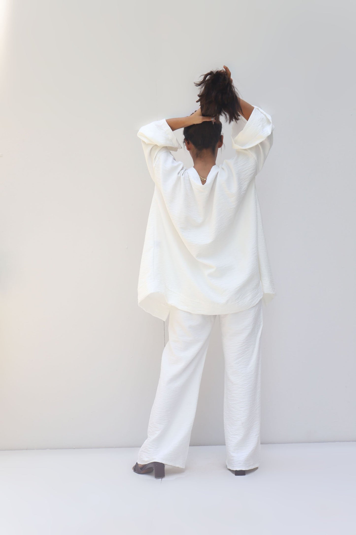 Around the world pants in white