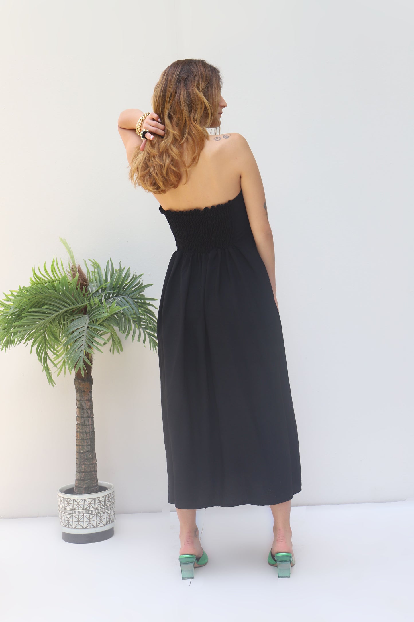 Flatter dress in black