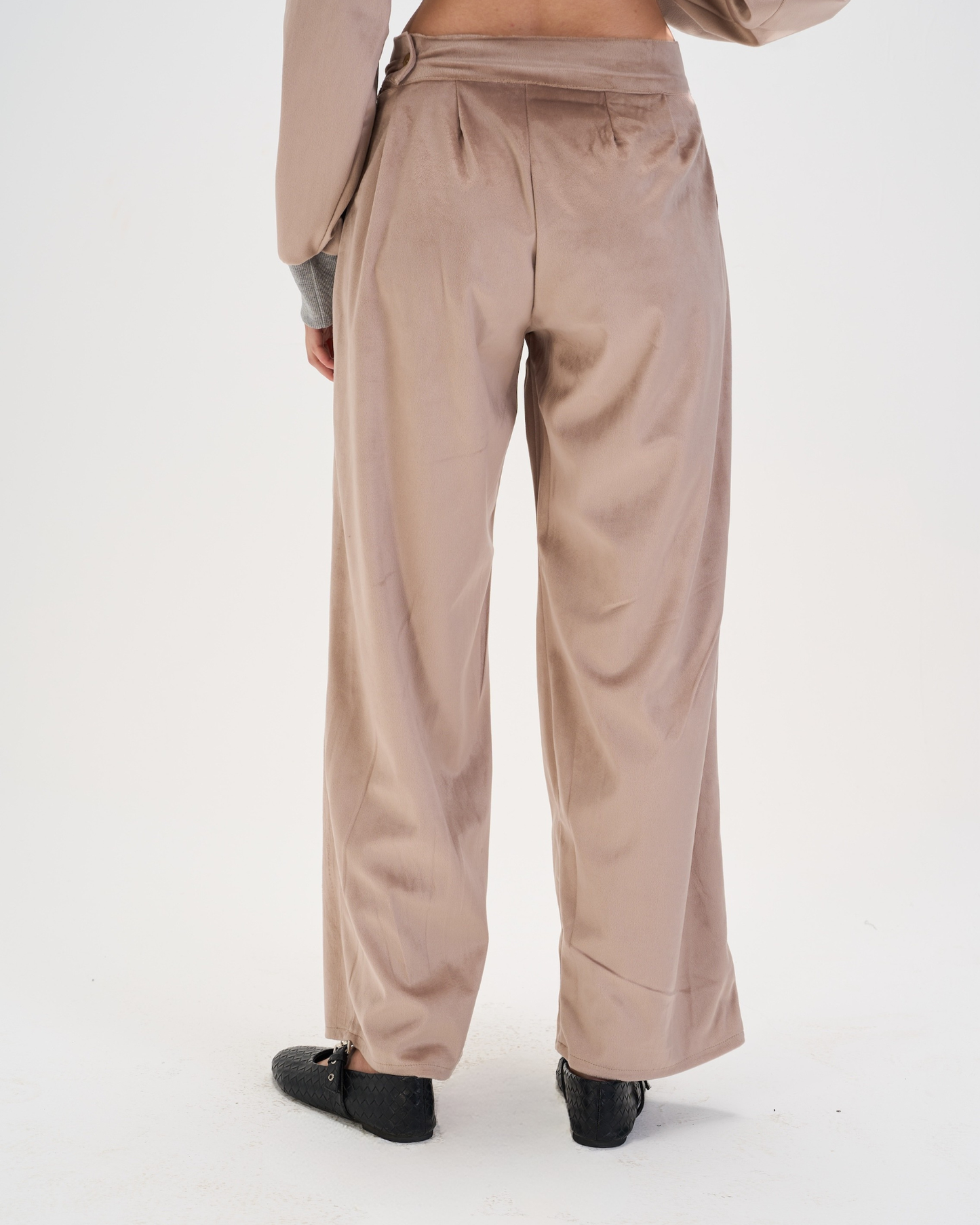 Suede pants in beige