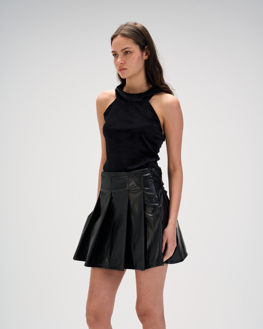 Pleated skirt in leather