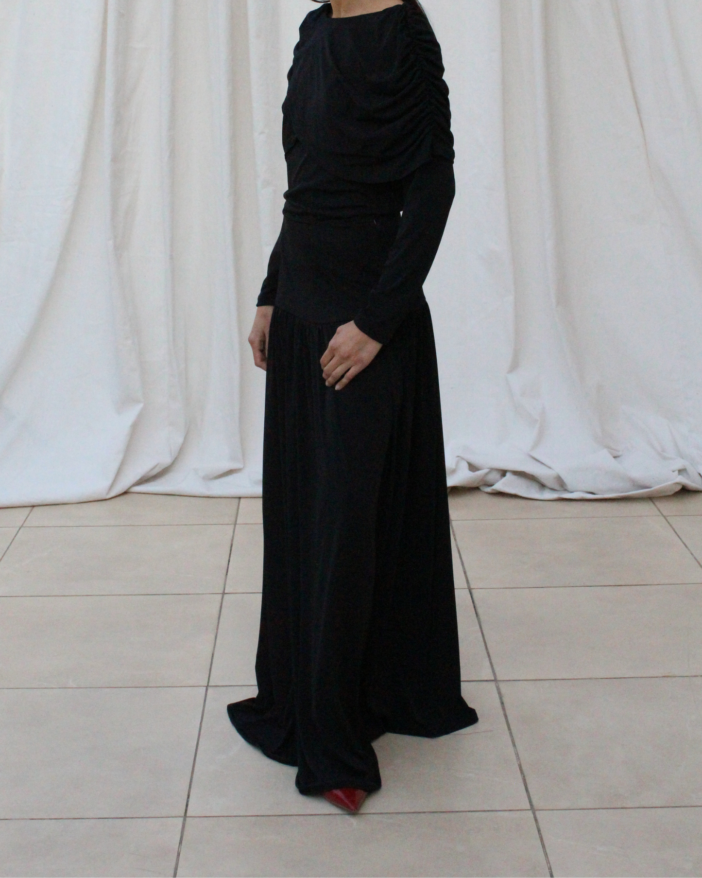 Wave skirt in black