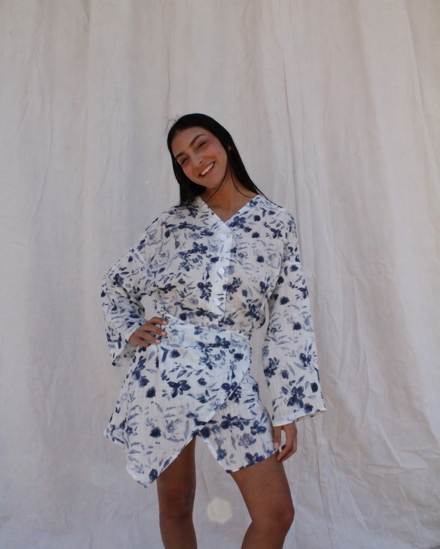 Summer wrap up shirt in floral blue