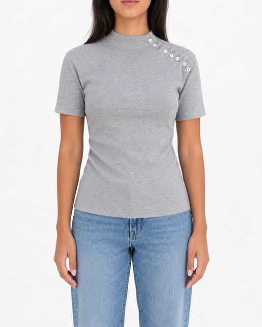 Shell buttons tee in grey