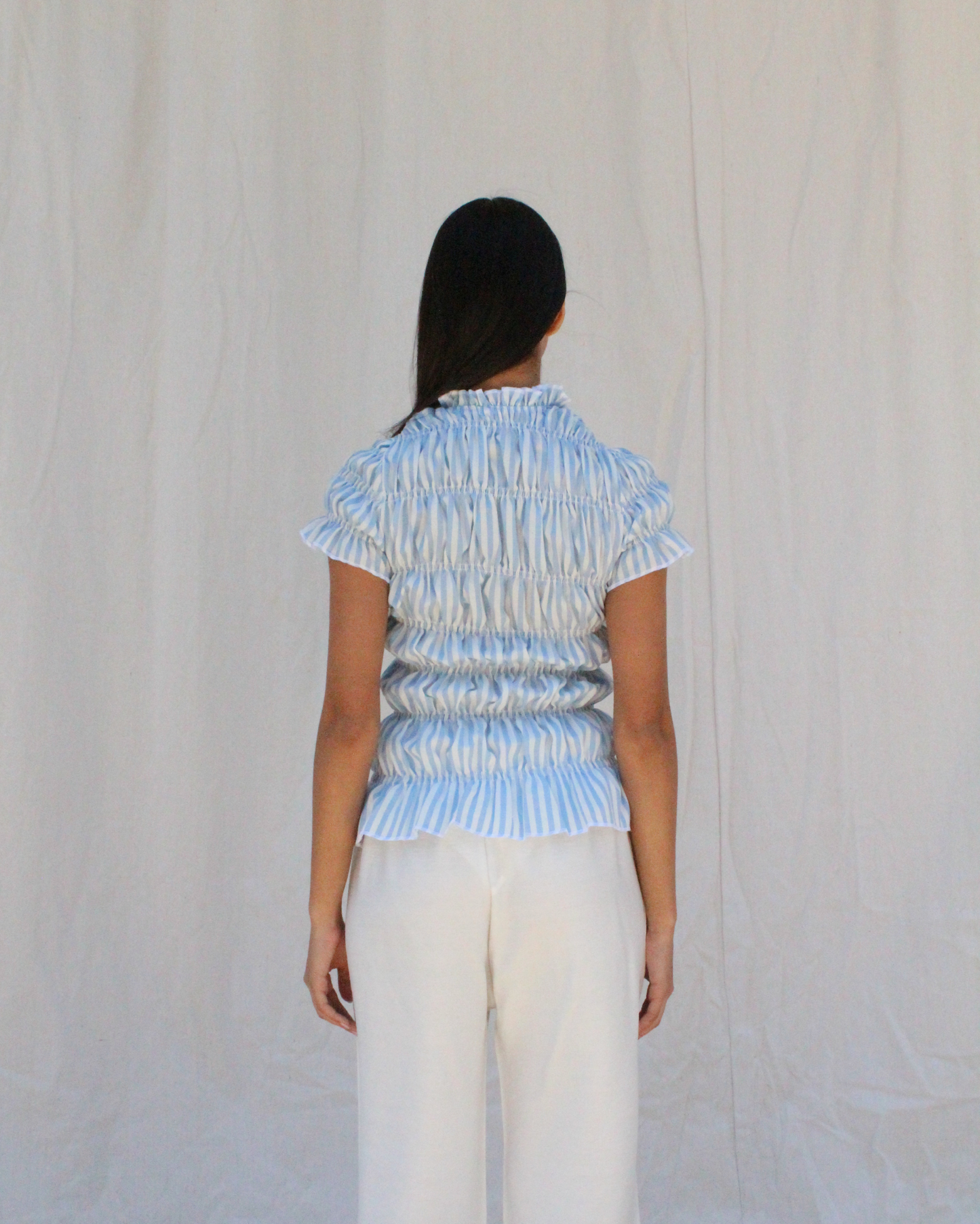 Smocked top in blue