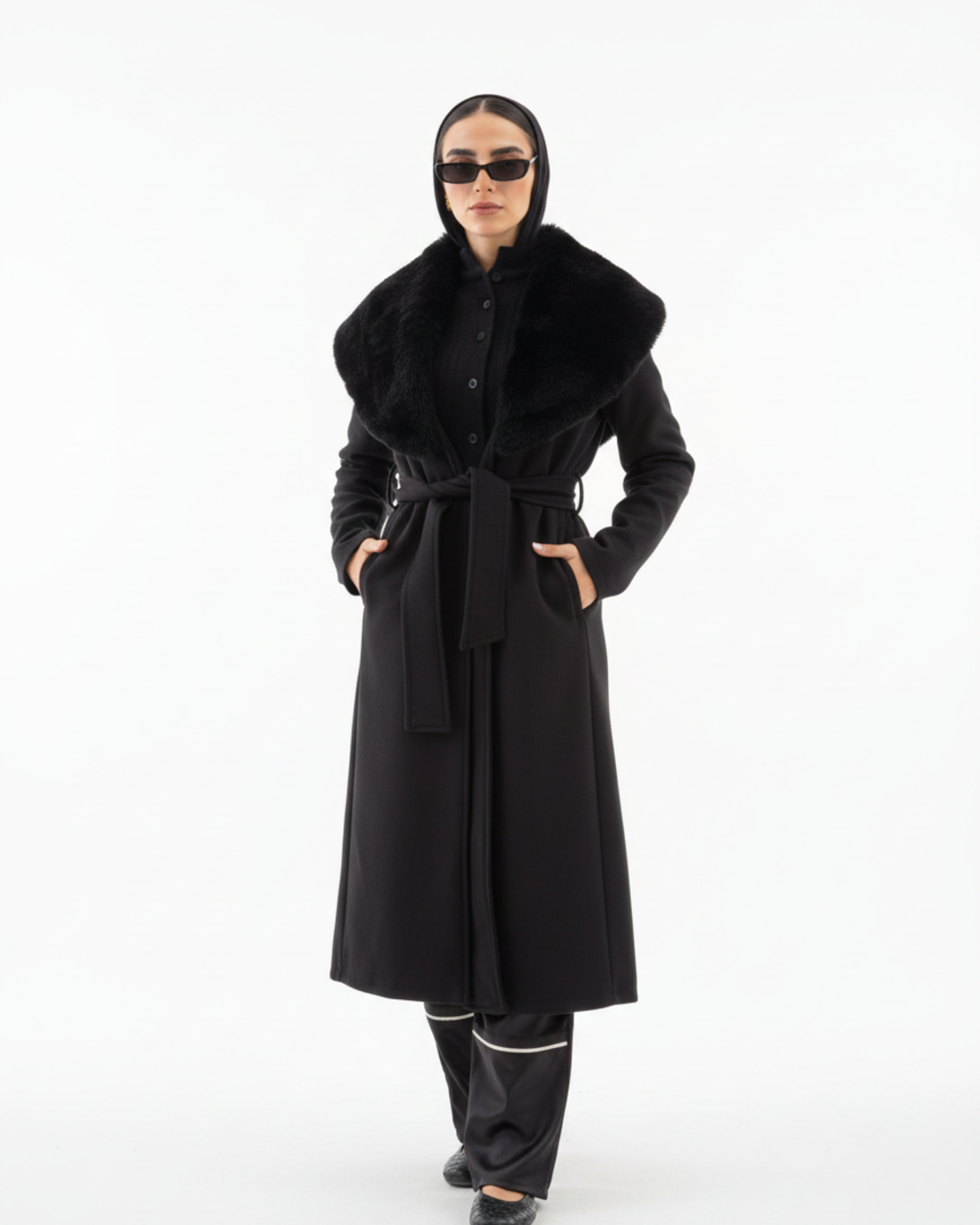 Majesty Coat in black
