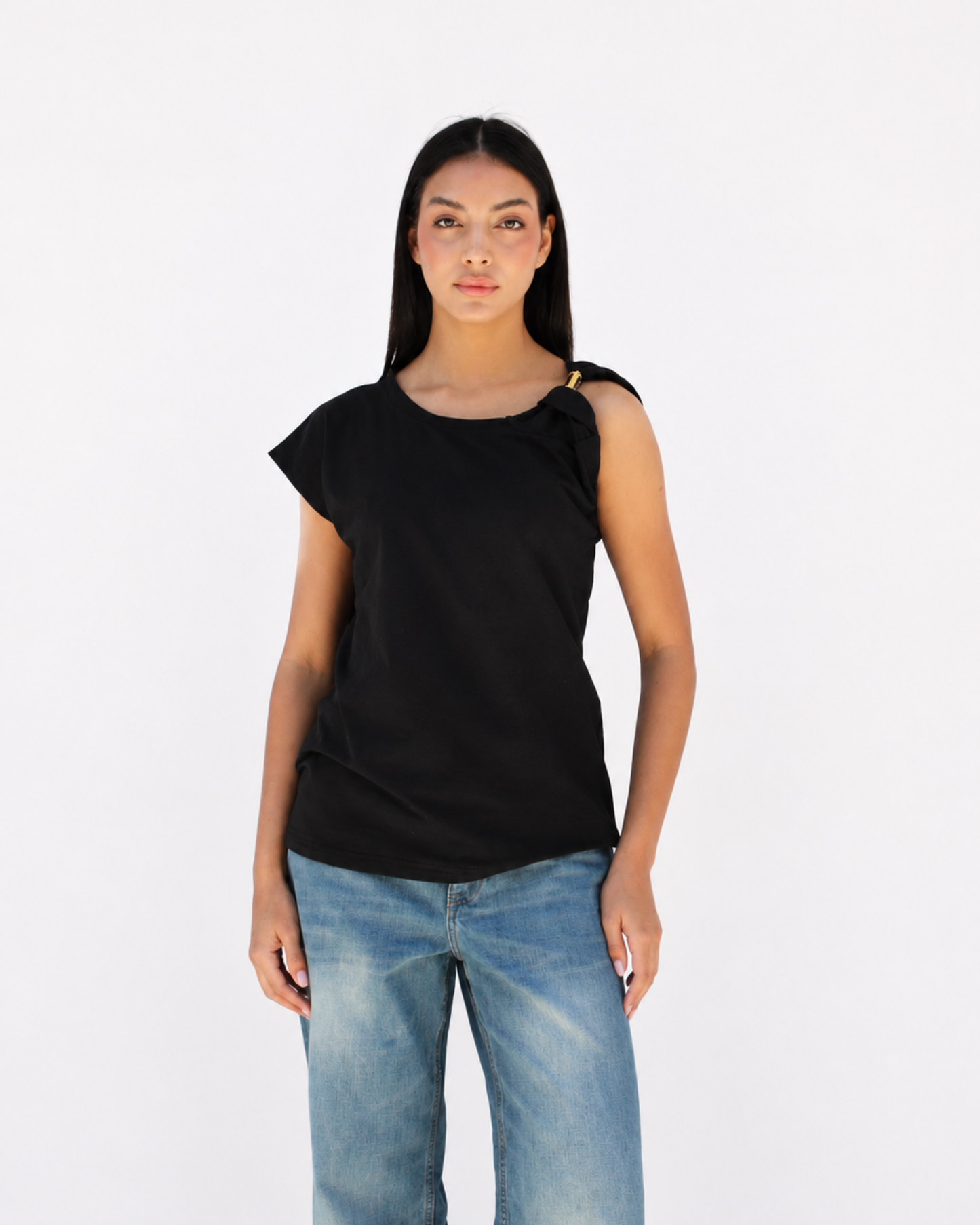 Gold bead top in black