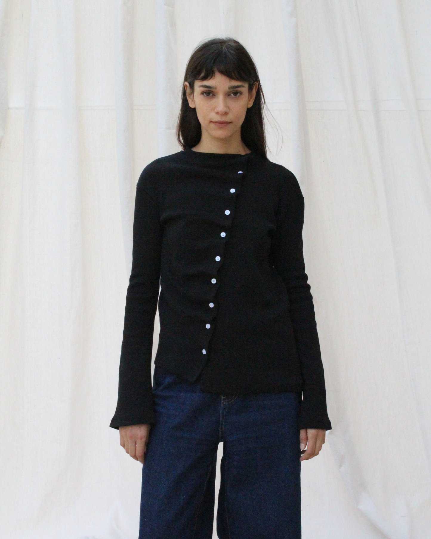 Sided tee in black
