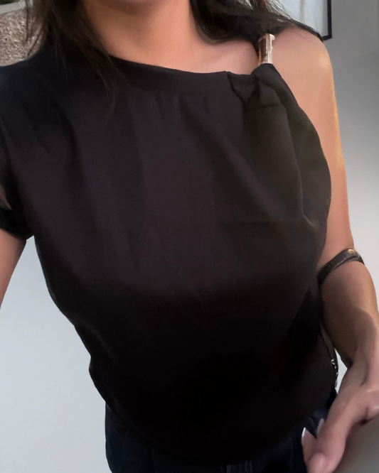 Gold bead top in black