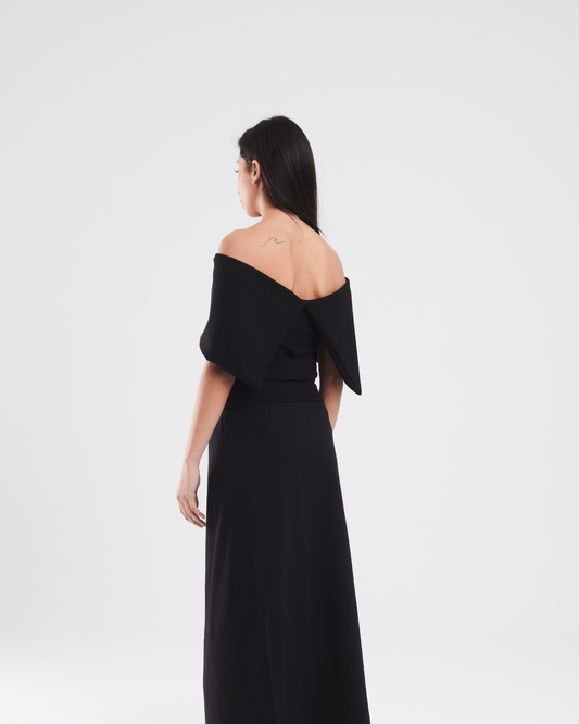 Off shoulder top in black