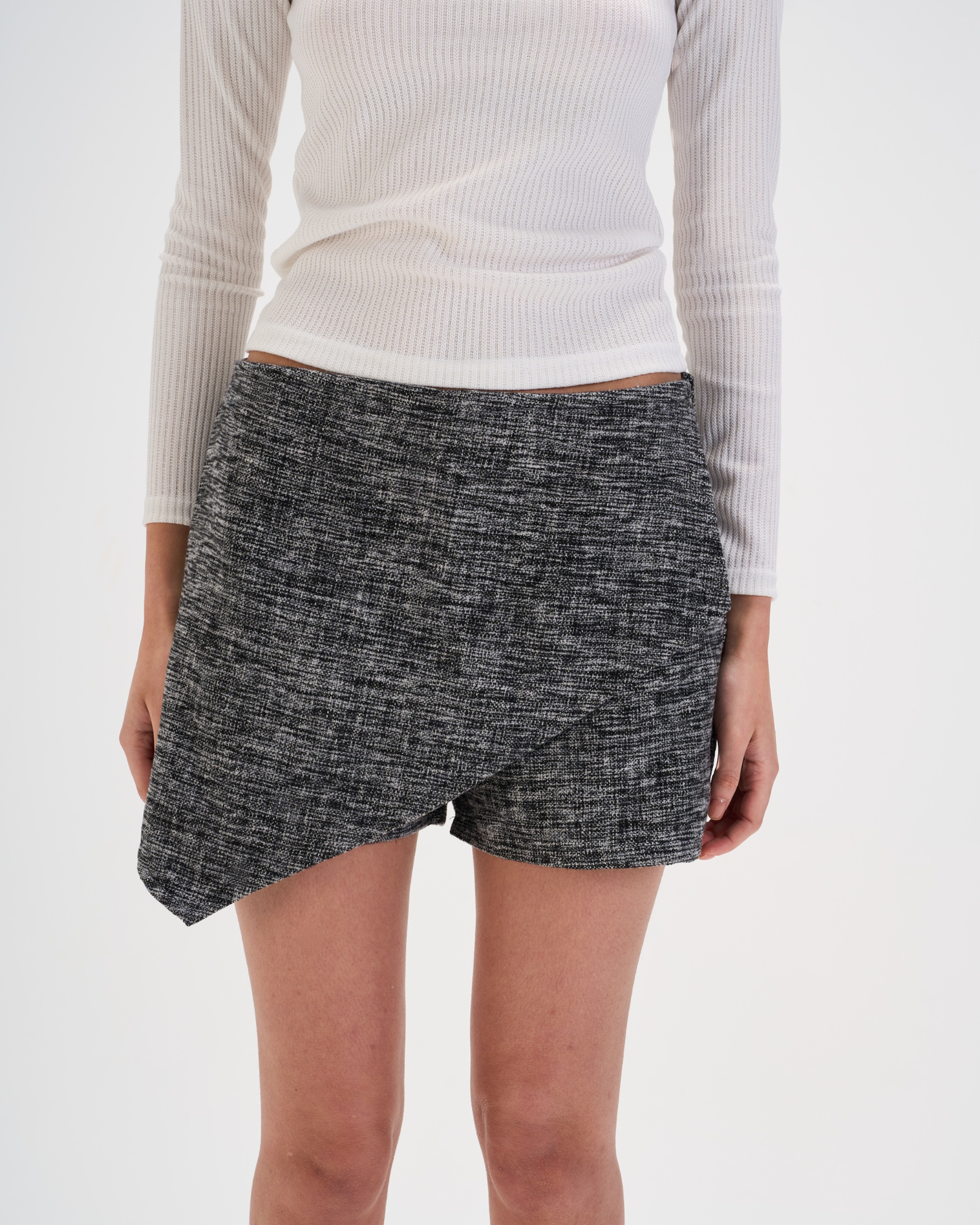 Cheviot short in grey