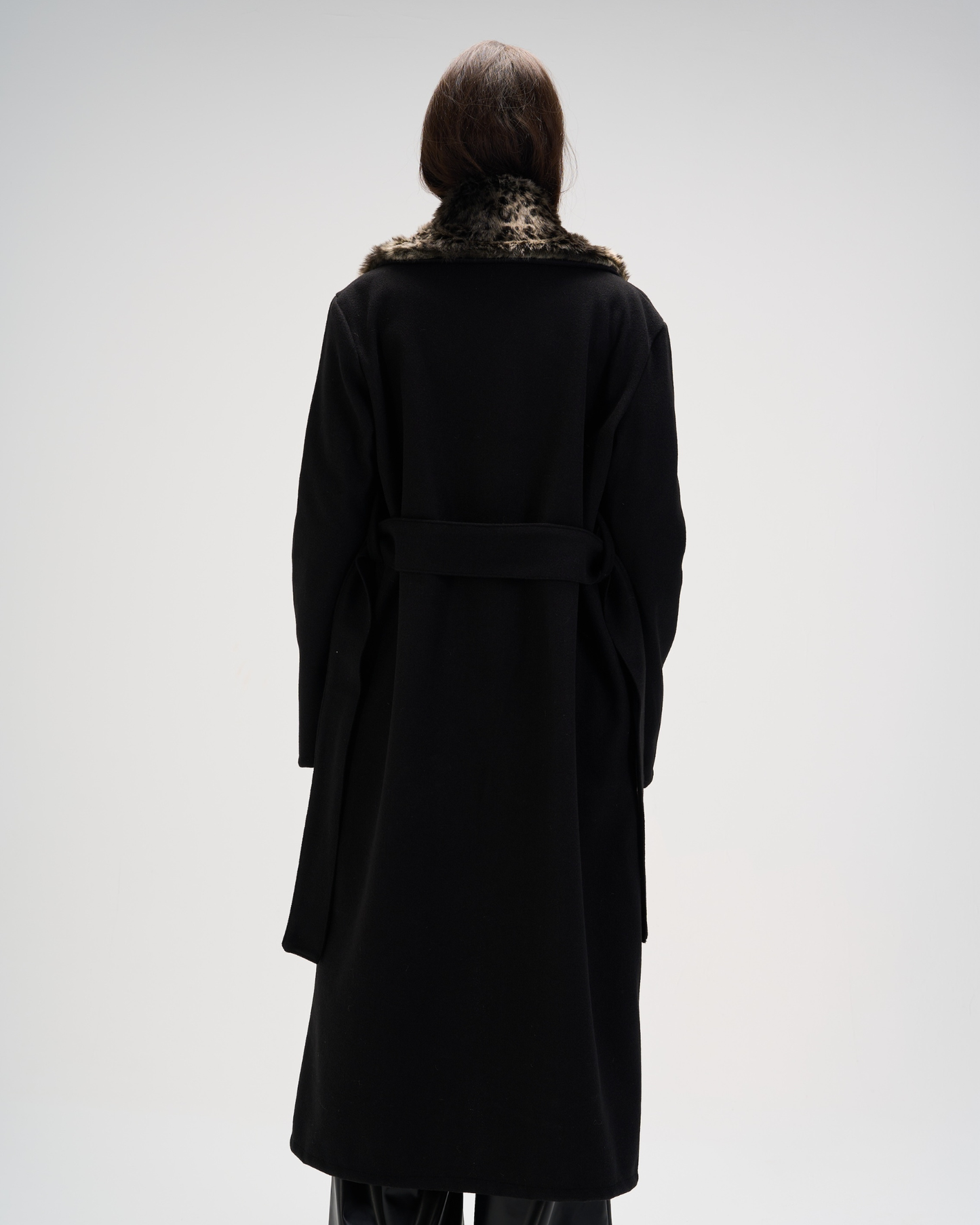 Leopard coat in black