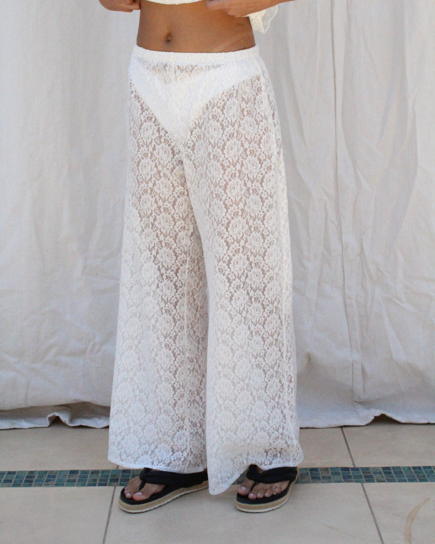 Lace beach pants in white