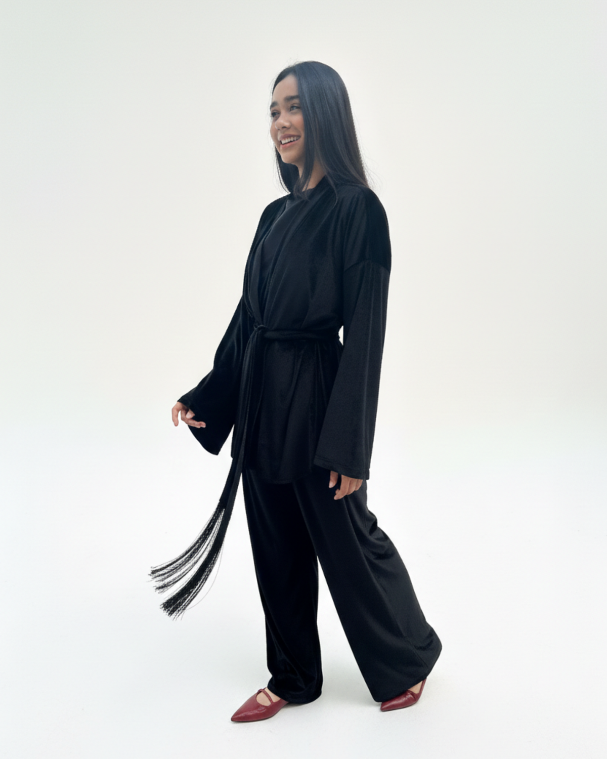 The basic kimono in black (Kimono + Belt)