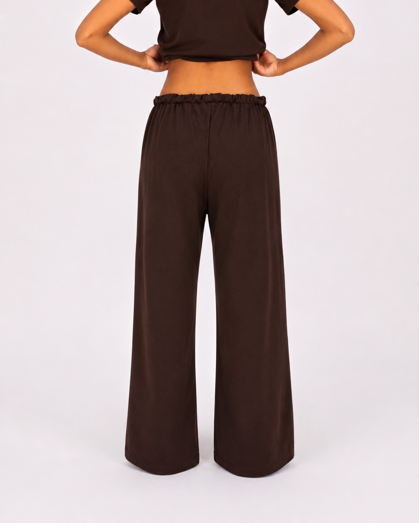 Relaxed pants in brown