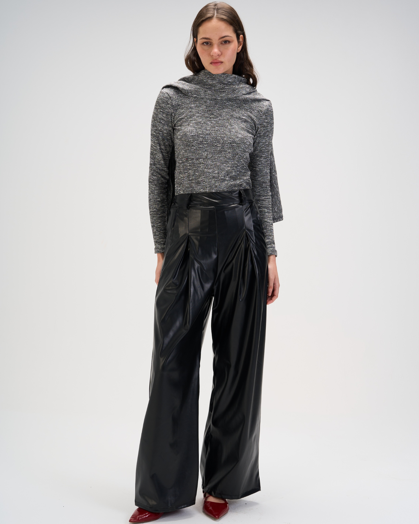 Main pants in black leather