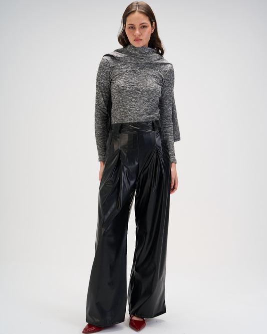 Main pants in black leather