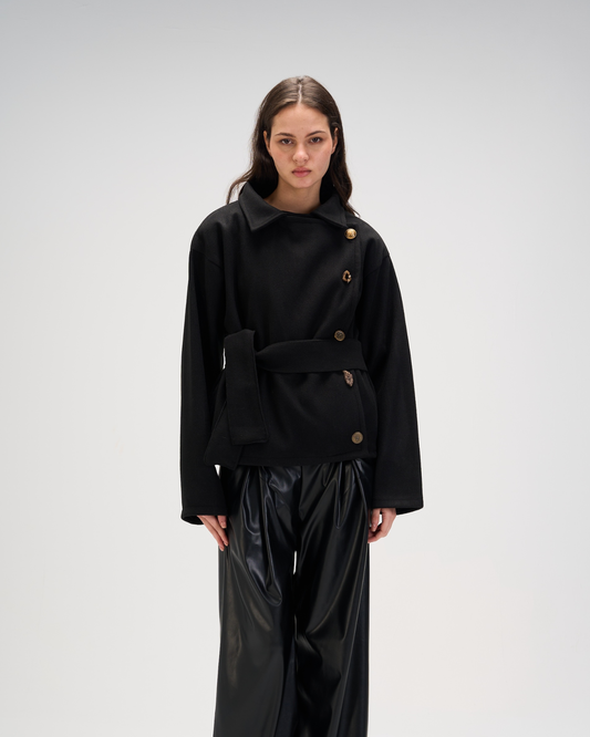 Buttoned jacket in black