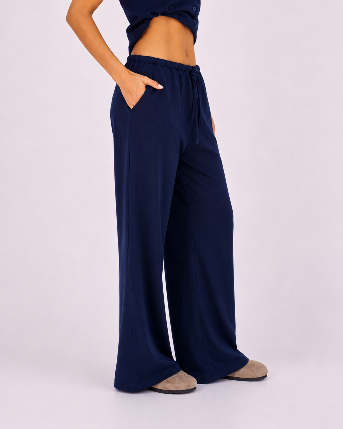 Relaxed pants in navy