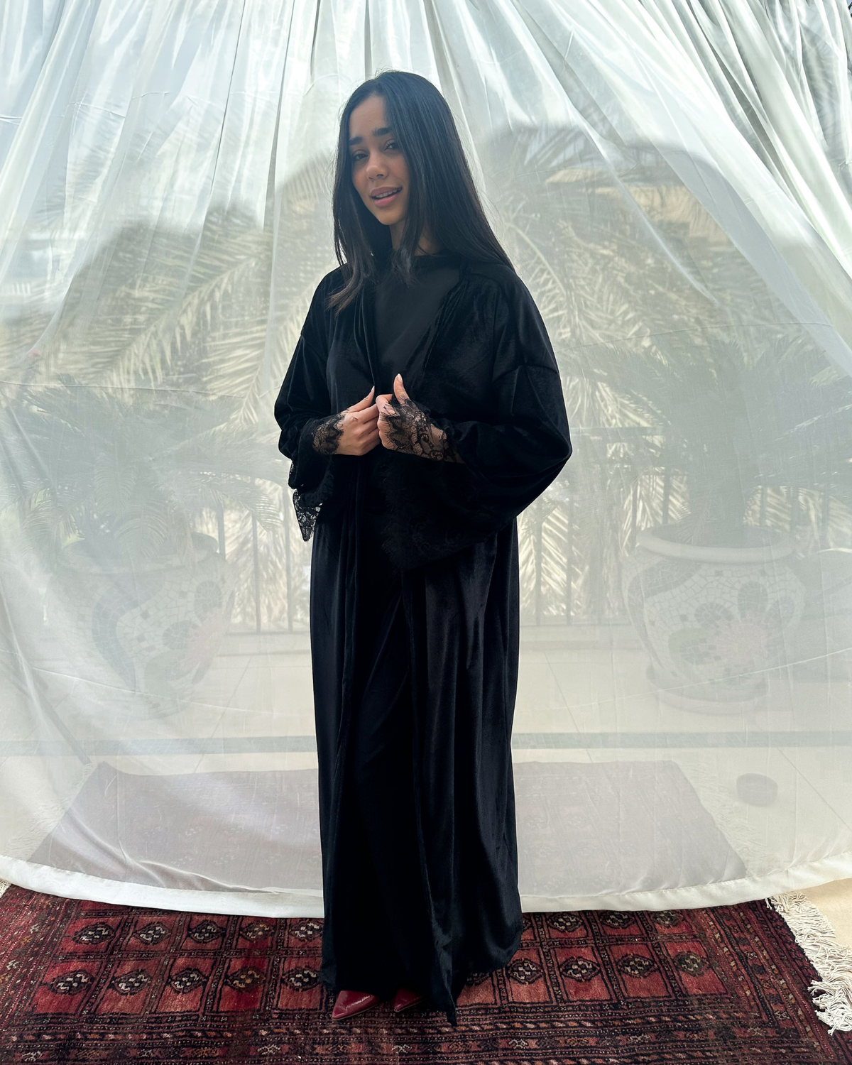 Lace kimono in black