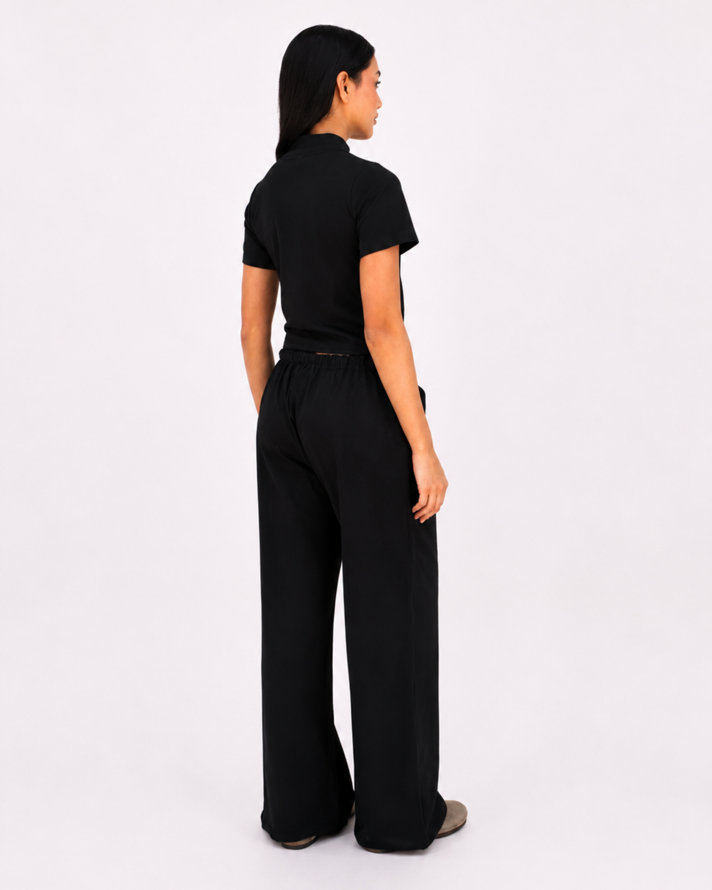 Relaxed set in black (Top + Pants)