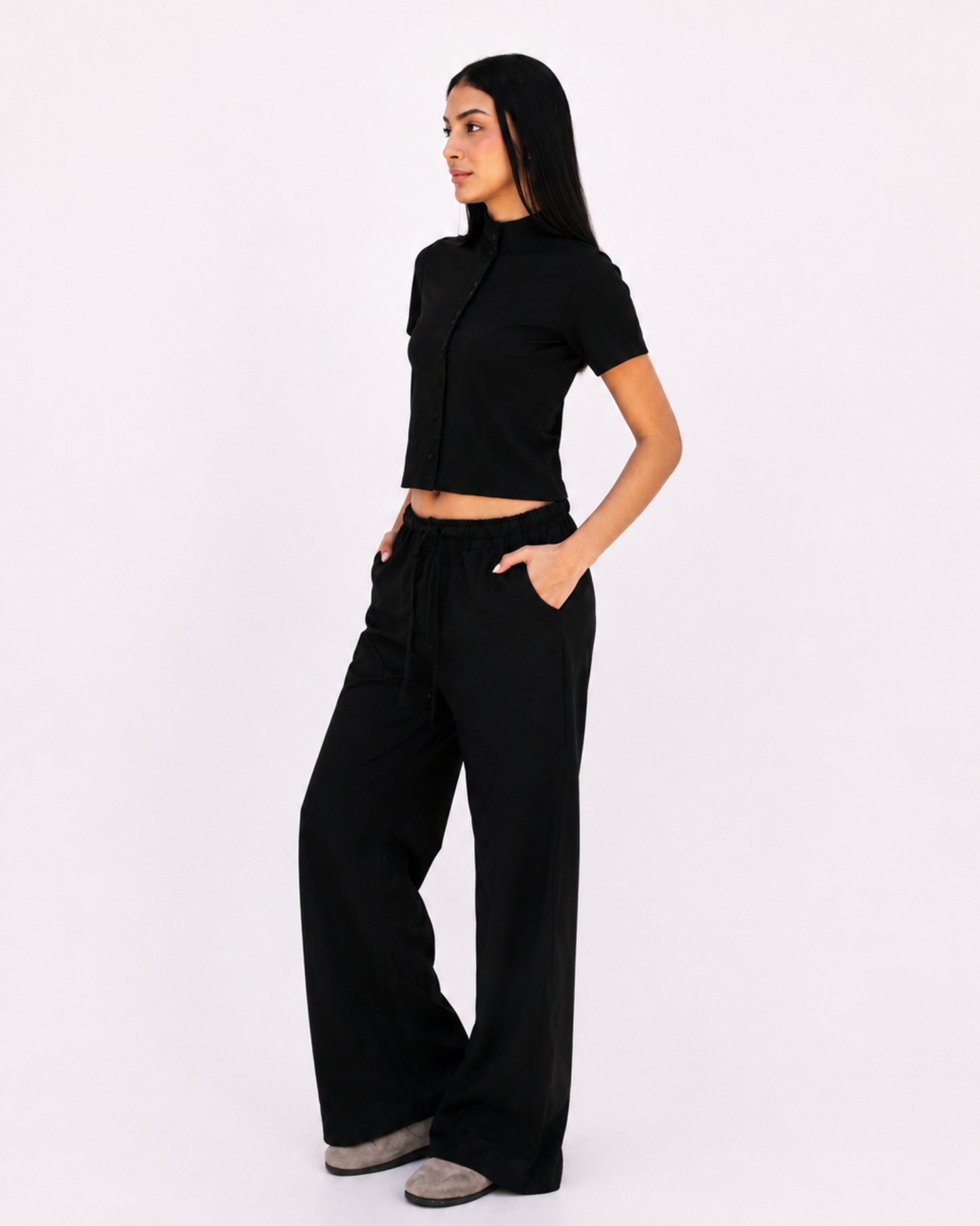 Relaxed set in black (Top + Pants)