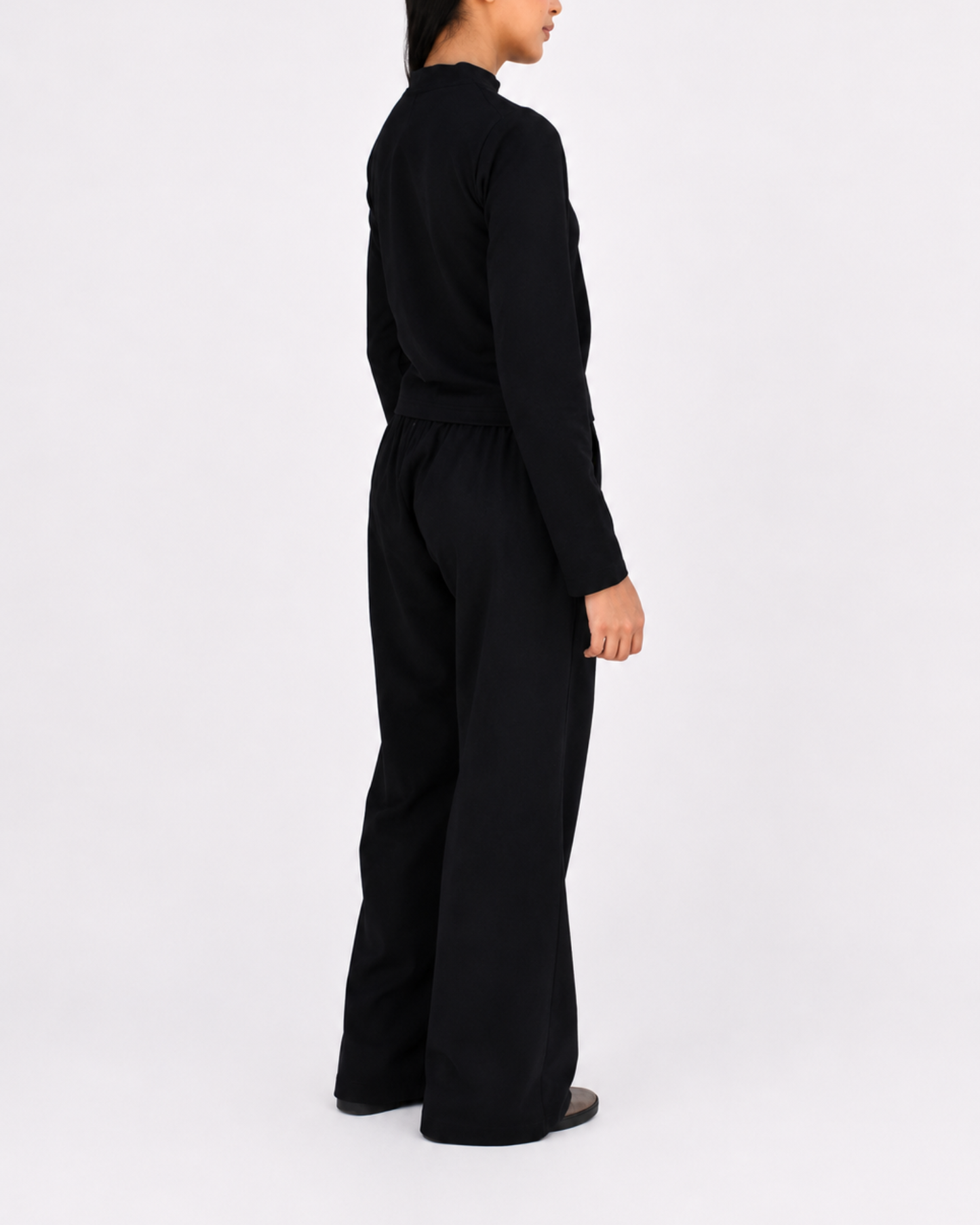 Relaxed set in black (Long sleeves top + pants)